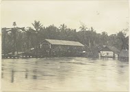 Hoog water op Wampoerivier bij de Sandelbrug, Tandjong Poera, Langkat Sumatra