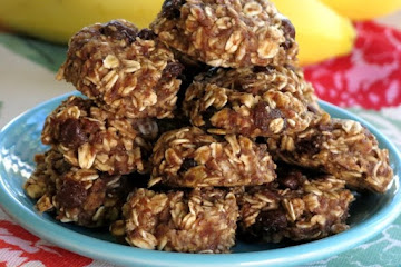 Banana Oatmeal Cookies with Raisins
