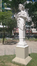 Estátua Feminina Praça da Sueca