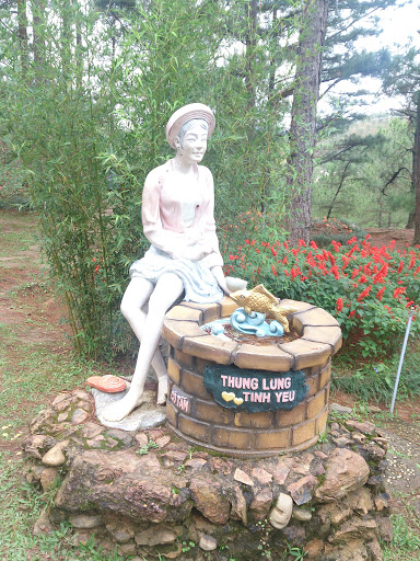 Co Tam Statue at Valley of Love