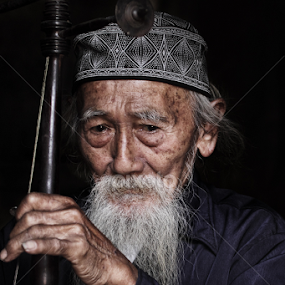 Portrait Ki Soeripto: Serius by Franciscus Satriya Wicaksana - People Portraits of Men