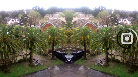 Mirror Camera by Atlantida Apps poster 17