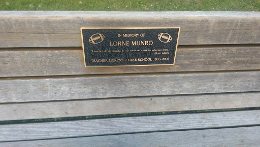 Lorne Munro Memorial Bench