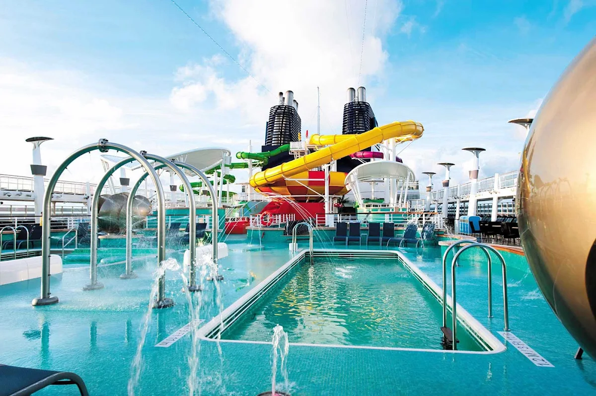 Norwegian-Epic-Waterpark - For guests who wants to thrill as much as chill on a cruise ship, Norwegian Epic boasts three waterslides.