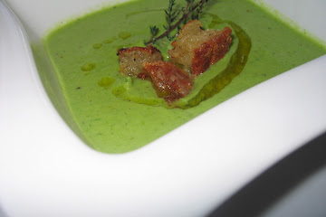 Asparagus, Thyme &amp;amp; Garlic Soup w/ Parmesan Croutons