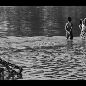 by Santosh Biswas - Black & White Street & Candid