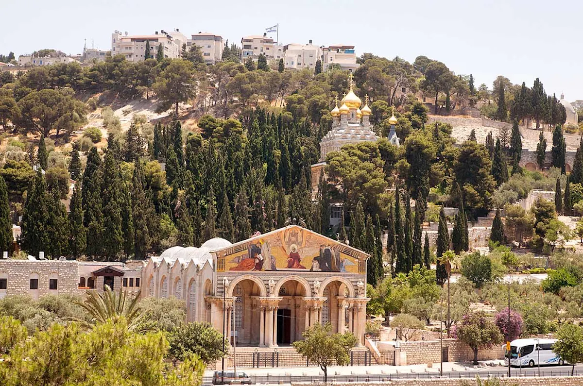 mount-olives-Jerusalem - The Mount of Olives is one of three peaks of a mountain ridge just east of Old Jerusalem.