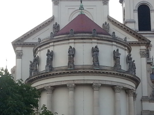 Heiligenskulpturen an der Margarethenkirche