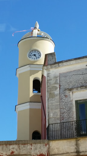 orologio del Comune di Serrara Fontana.