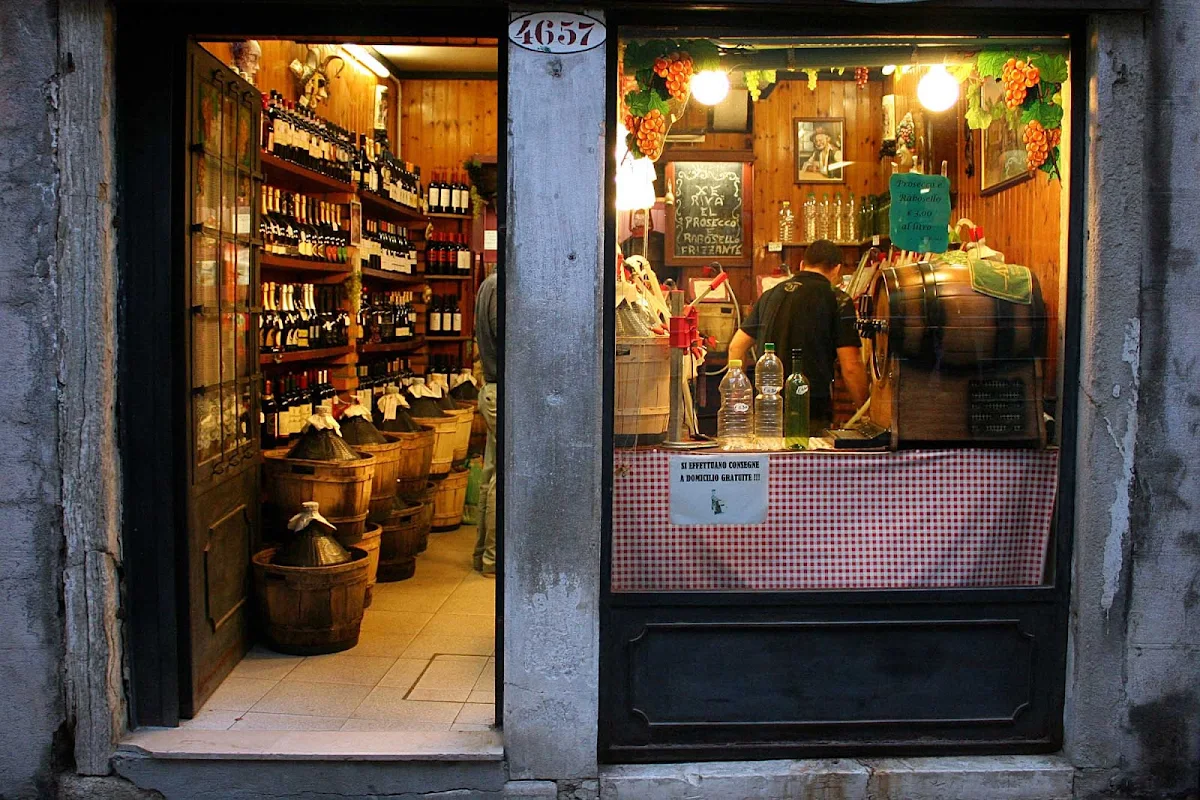 wine-shop-venice-italy - A local wine shop in Venice, Italy. 