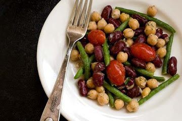 Three-bean salad with dill dressing