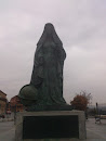 Estatua De La Reina Juana