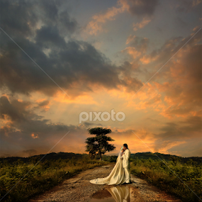 by Daniel Chang - Wedding Bride & Groom