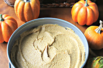 No Bake Pumpkin Pie w/ Gingerbread Hazelnut Crust