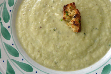 Creamy Leek-Cauliflower Soup for a Snowy Day