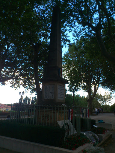 Monument Aux Morts De Aups