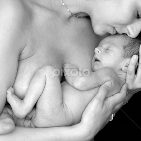 Primogenito by Antonio Amen - Black & White Portraits & People