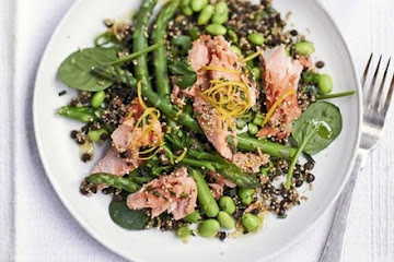 Toasted quinoa, lentil & poached salmon salad