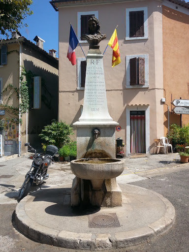 Memorial Statue