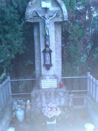 Spomenik kod Dubravice