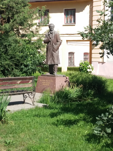 Памятник Александру Зиновьеву