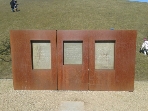 World War 1 and 2 Memorial