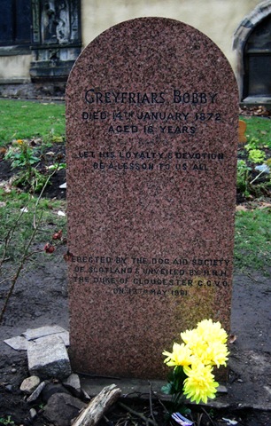 [greyfriars bobby's grave[4].jpg]