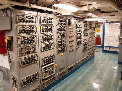 © Bob Baillargeon - racks of R-1051B HF receivers
