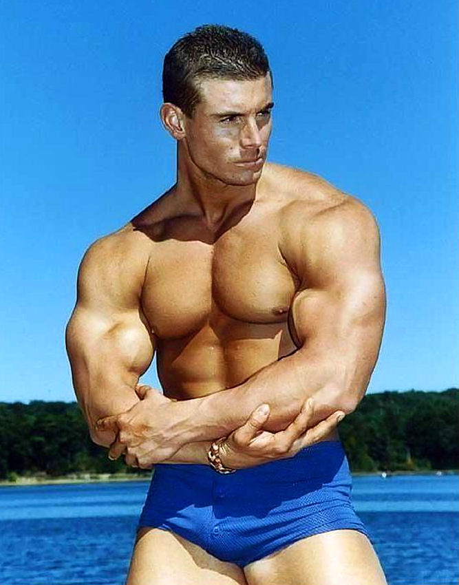 [bodybuilder-208.jpg]