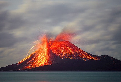 [erupcion-del-volcan-krakatoa[3].jpg]