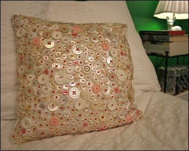 httpwww.craftstylish.comitem43021how-to-make-a-beautiful-button-pillow