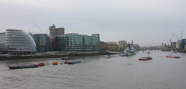 Pohled na jižní břeh Temže od London Tower.