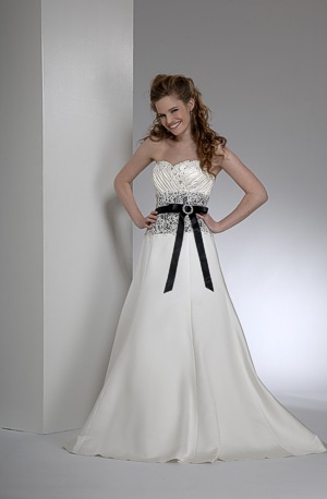 http://lh6.ggpht.com/_1nJLxBAkDy4/SoD9gueDV5I/AAAAAAAAXxQ/39BqCRDjxuQ/bridal-gown-4.jpg