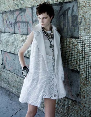 272-moda-verao-2011-tendencia-branco-punk-light-melhor-da-estacao-colete