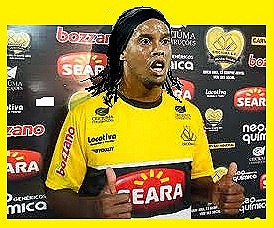 [Ronaldinho-baladucho-camisa[7].jpg]