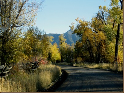 The East Boulder Road in fall