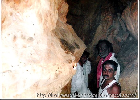 Rajini-at-Babaji-Caves4