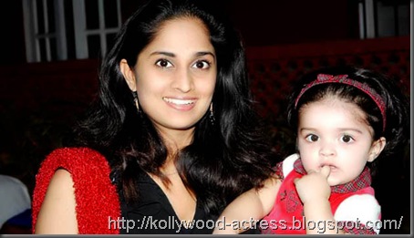 ajith-shalini-daughter-baby-anoushka-first-birthday-celebration-stills-3
