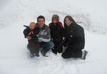 griffeth fam in snow (1 of 1)