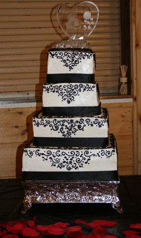 black and white wedding cake idea