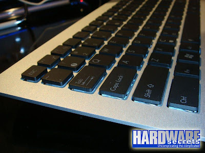 CES 2009:  ASUS Eee Keyboard -將PC概念放進鍵盤中 - 老貓測3C
