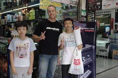 HeatoN來台系列文章(09)- Taipei day 5 : 台北台南兩地簽名會 - 老貓測3C