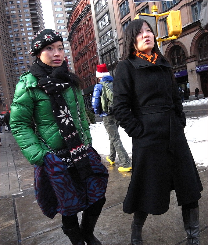[w 2 green coat black coat orange scarf[6].jpg]