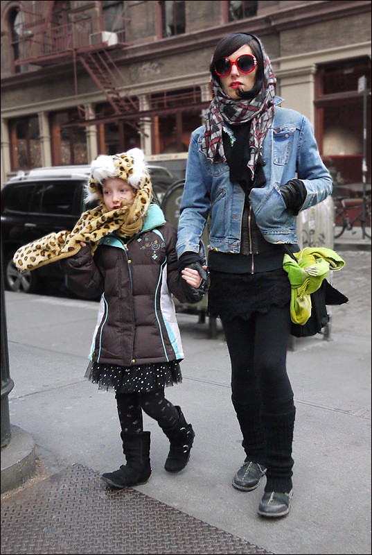 [w and d  leopard hat-scarf w head scarf red sunglasses denim jacket[3].jpg]