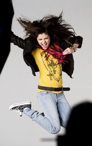 [selena_gomez_Hollywood_Best_actress_15[4].jpg]