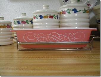 apron and pink pyrex 015