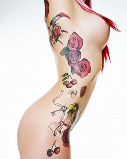 [mulher tatuada_thumb[2][2].jpg]