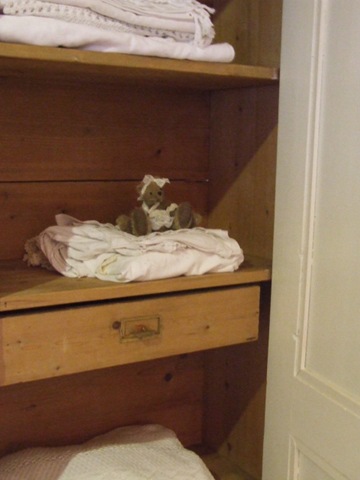 [antieke linnenkast 011[4].jpg]