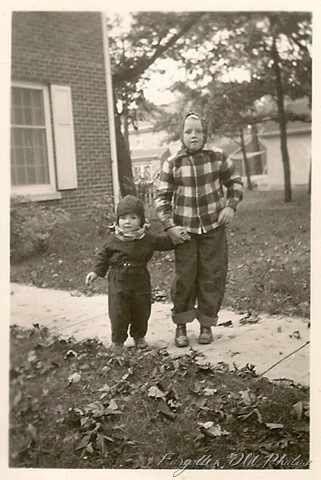 [fall Photo two kids[9].jpg]