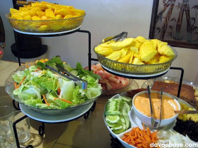 Fresh fruits and vegetables in Nanay Bebeng Restaurant